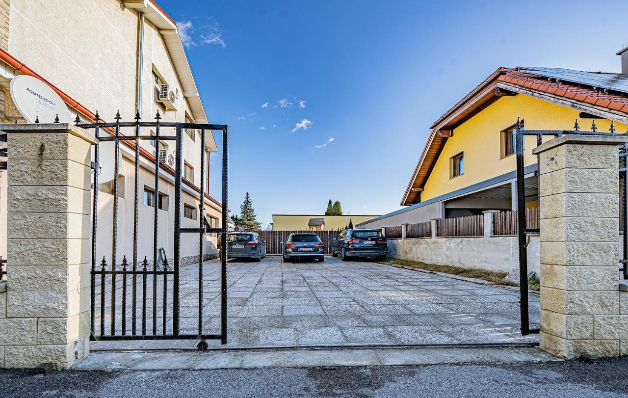 Hotel Pension Onix Vienna Airport Maria Ellend Exterior foto